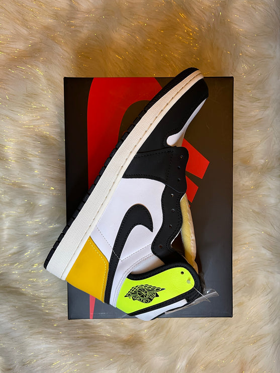 Jordan 1 Retro High White Black Volt University Gold
