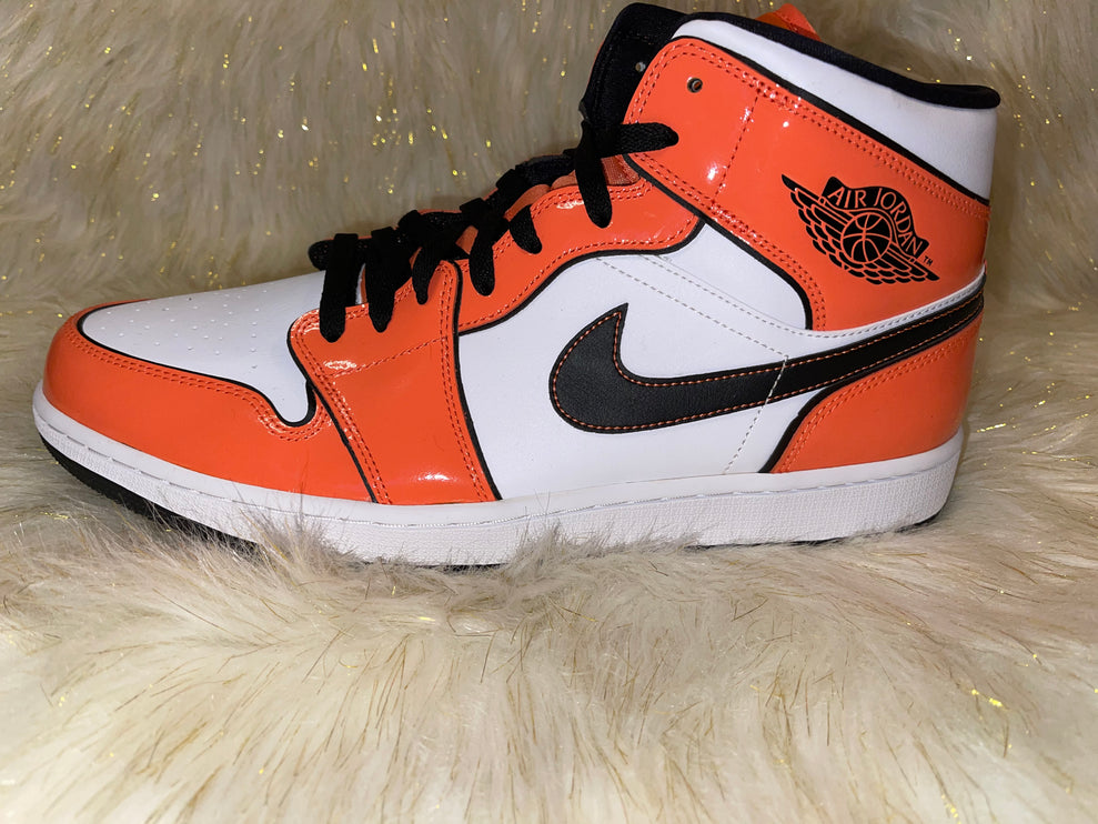 Jordan 1 Mid SE Turf Orange