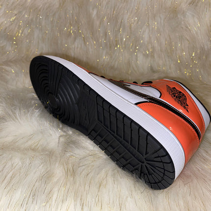 Jordan 1 Mid SE Turf Orange