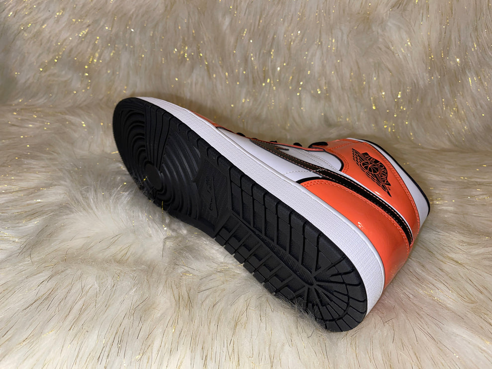Jordan 1 Mid SE Turf Orange