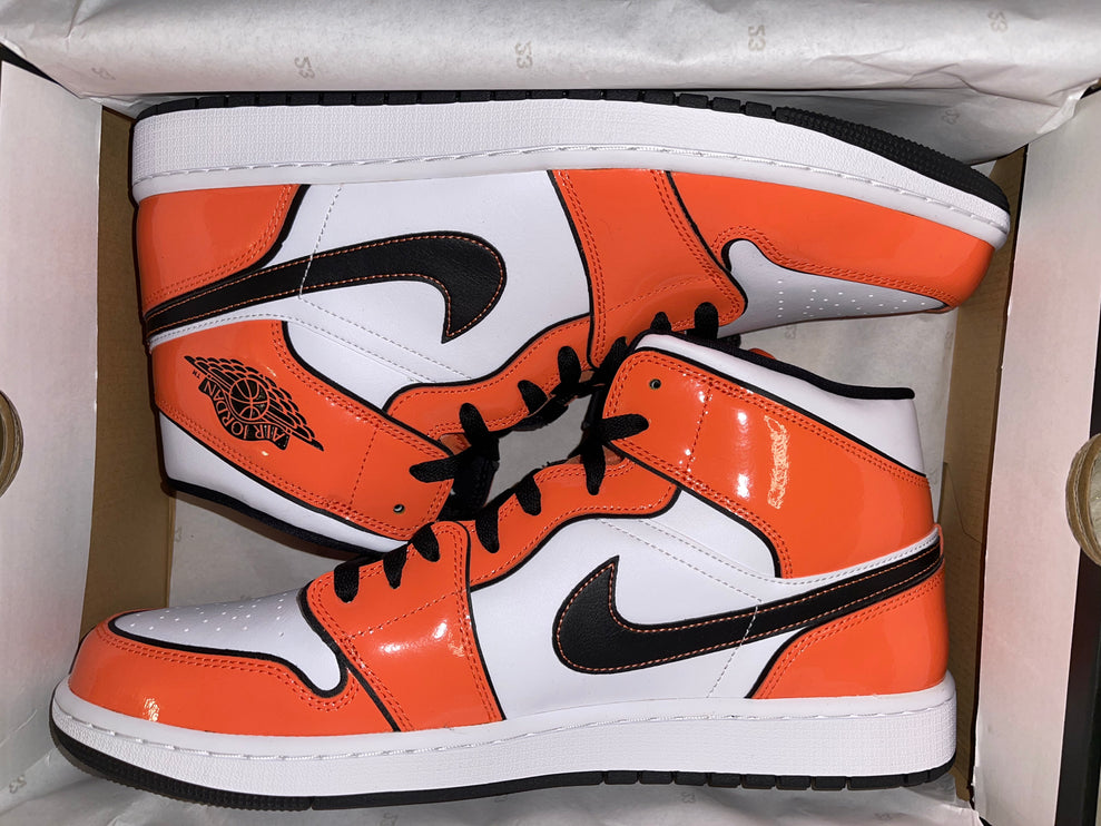 Jordan 1 Mid SE Turf Orange