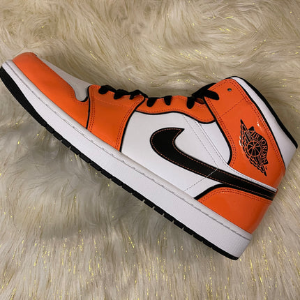 Jordan 1 Mid SE Turf Orange
