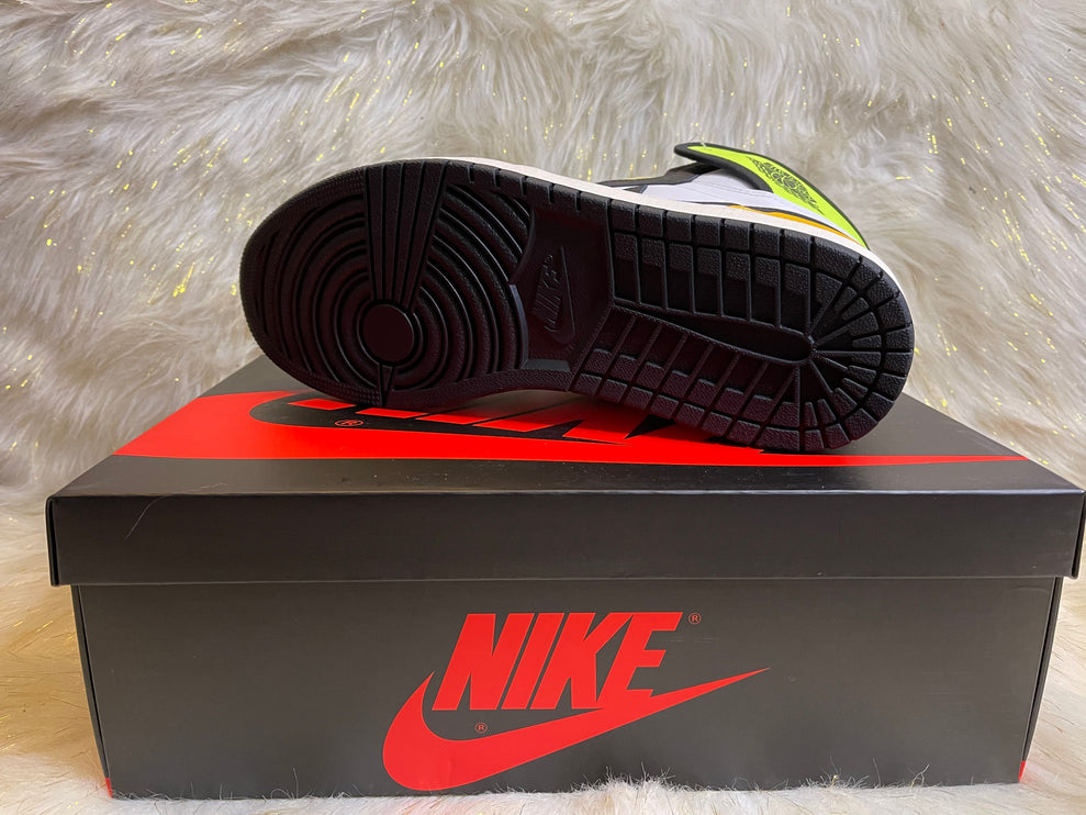 Jordan 1 Retro High White Black Volt University Gold