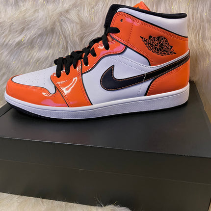 Jordan 1 Mid SE Turf Orange